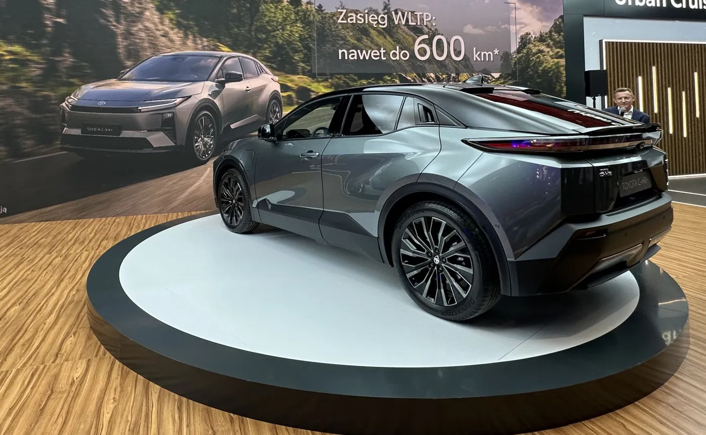 Nowa Toyota C-HR+