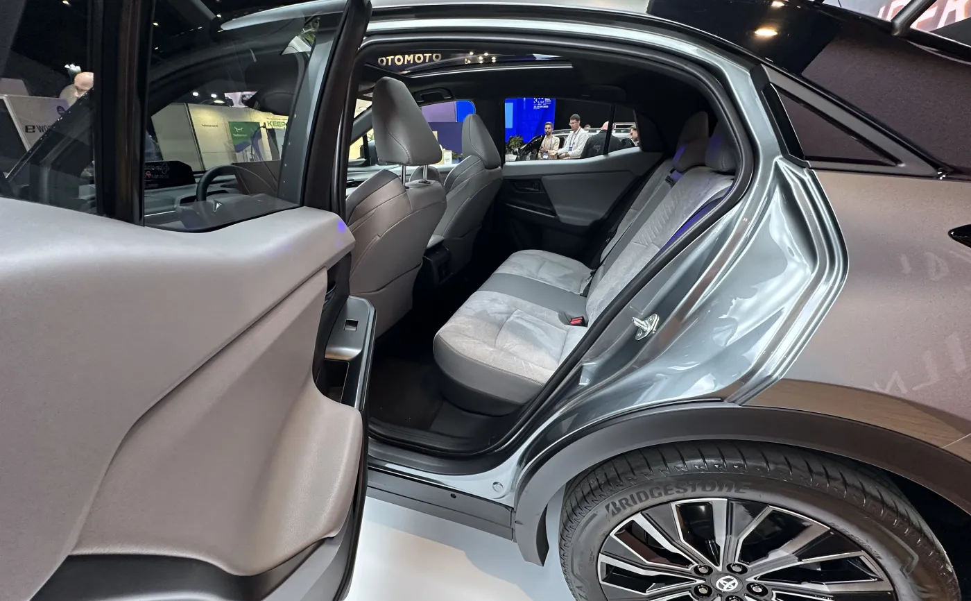Nowa Toyota C-HR+