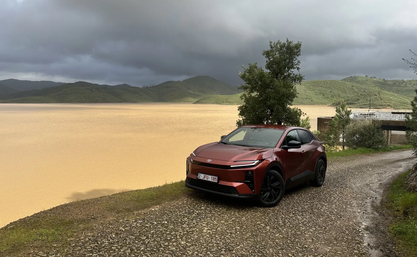 Nowa Toyota C-HR+
