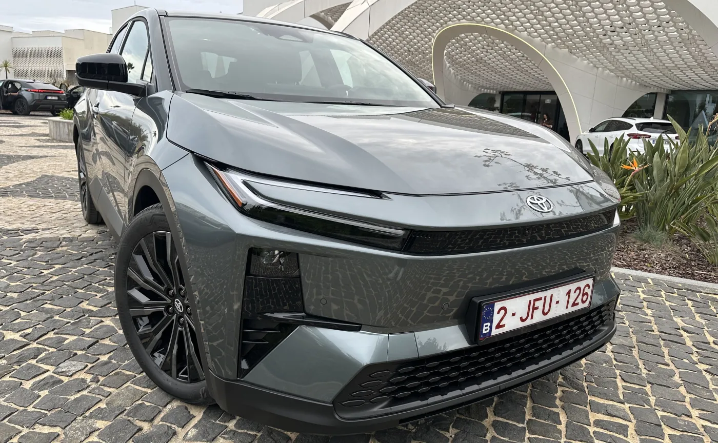 Nowa Toyota C-HR+