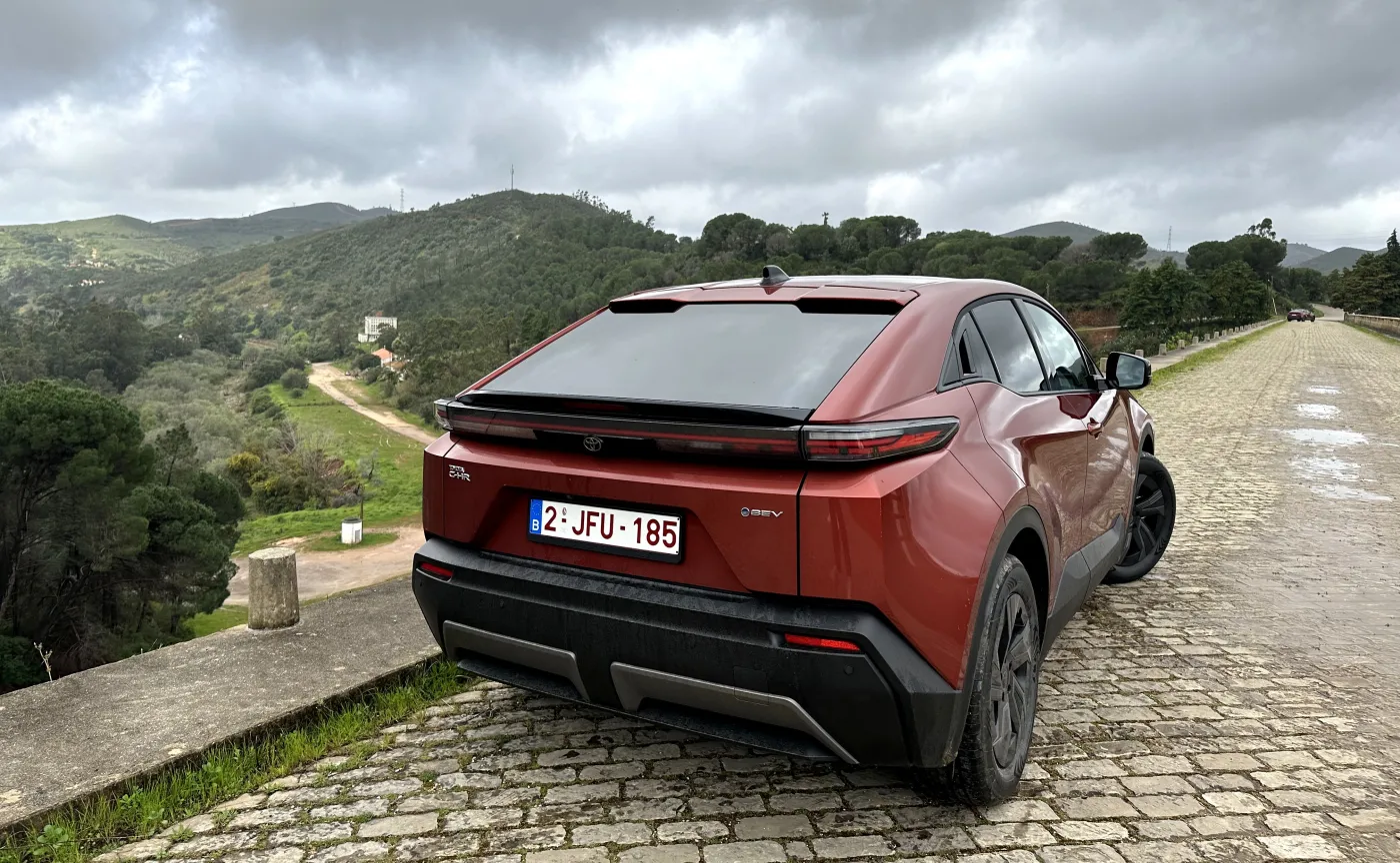 Nowa Toyota C-HR+