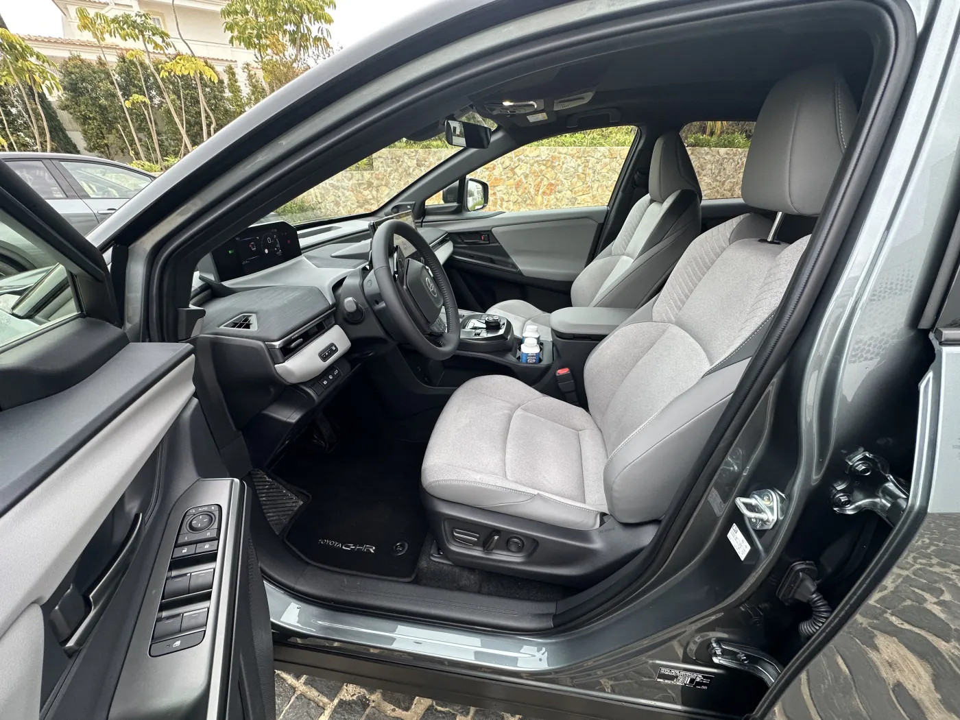 Nowa Toyota C-HR+