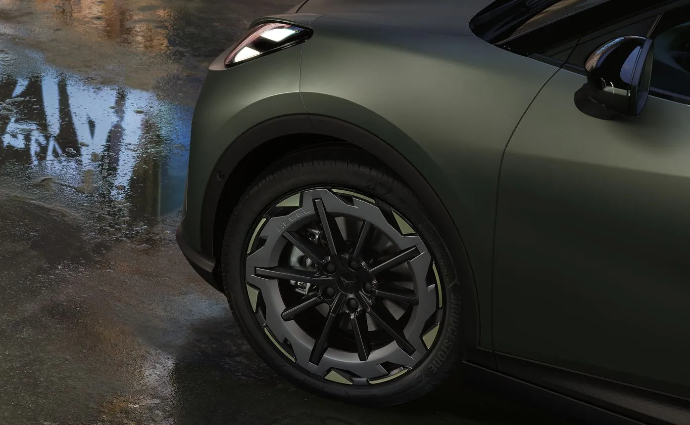 Nowa Cupra Raval