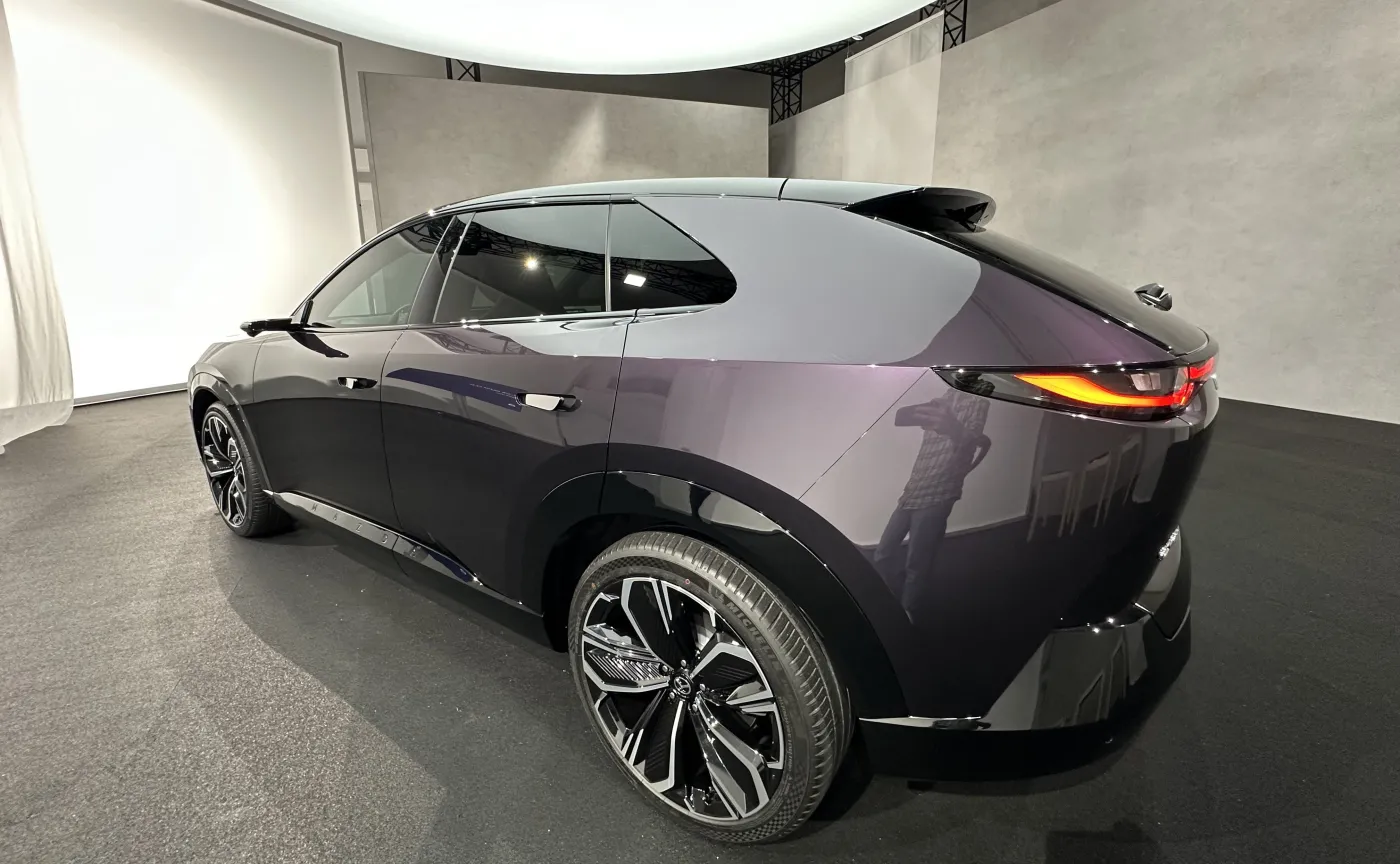 Nowa Mazda CX-6e
