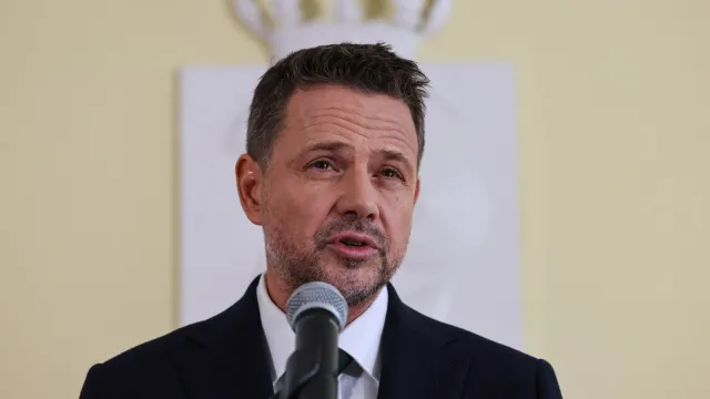 Rafał Trzaskowski do dymisji? Polacy podzieleni po aferze w Szpitalu Południowym