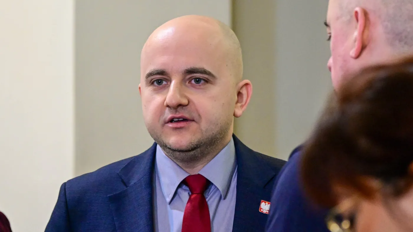 Ostra awantura w PiS. Matecki uderza w Pawłowską, a ona odpowiada bez ogródek: Idź się napić i zwiedzać dachy