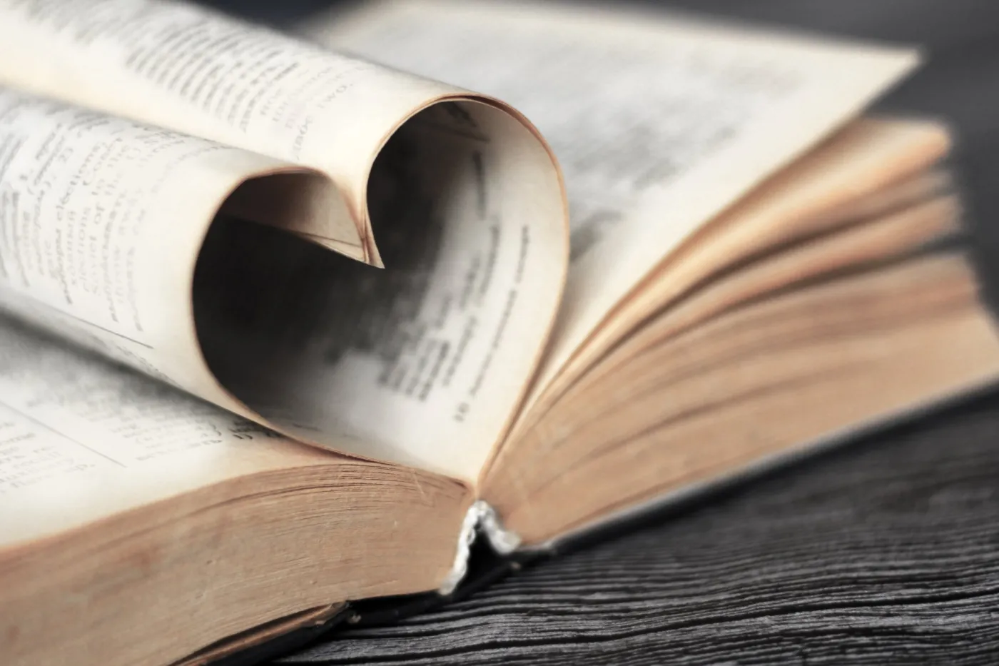 Open,Old,Book,,Form,The,Heart,Of,The,Pages,,Romantic
