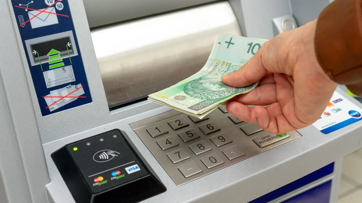 Wystarczy, że wpłacisz tyle na konto. Bank doniesie o tym skarbówce