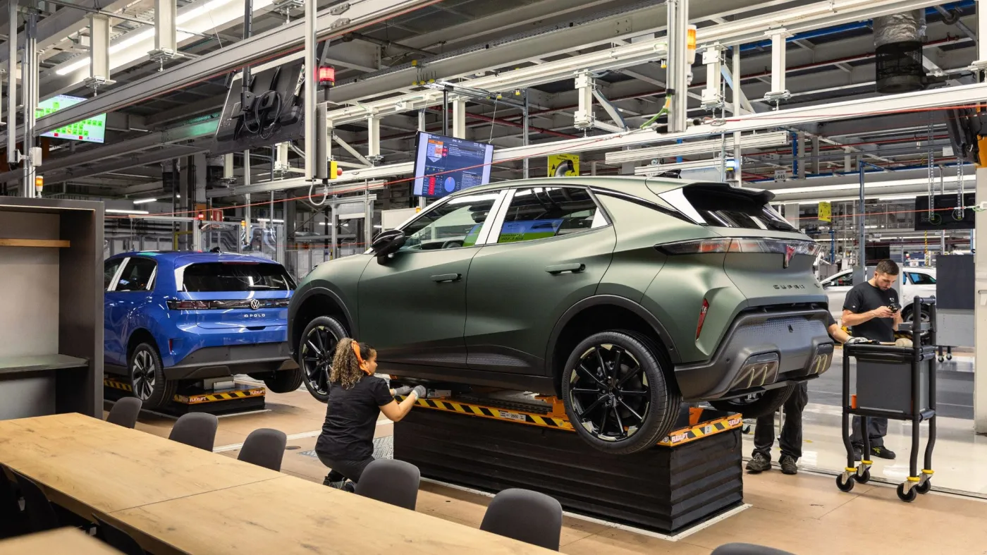 Nowa Cupra Raval