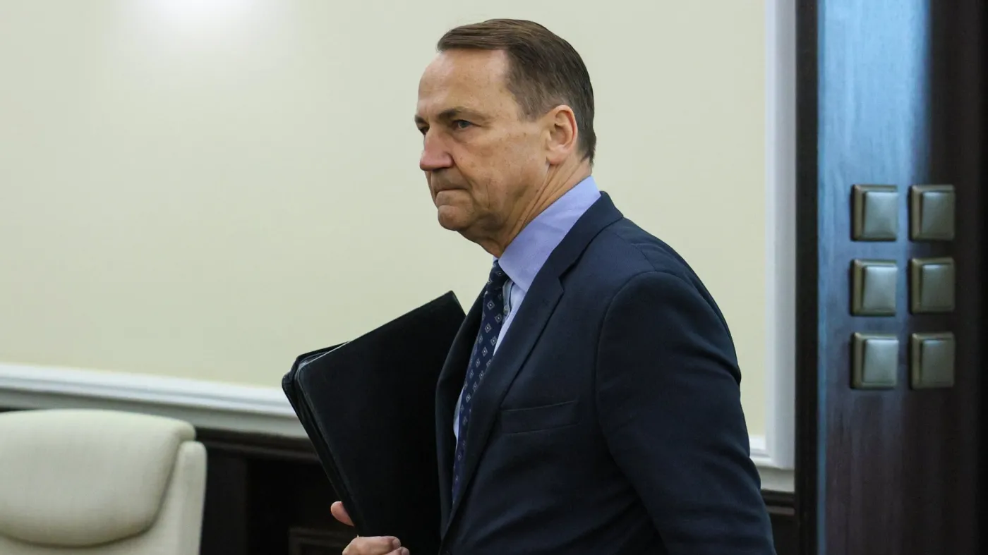 Sikorski ostro o Konfederacji Brauna. Nie będzie rozmawiać przy ruskich onucach o bezpieczeństwie Polski