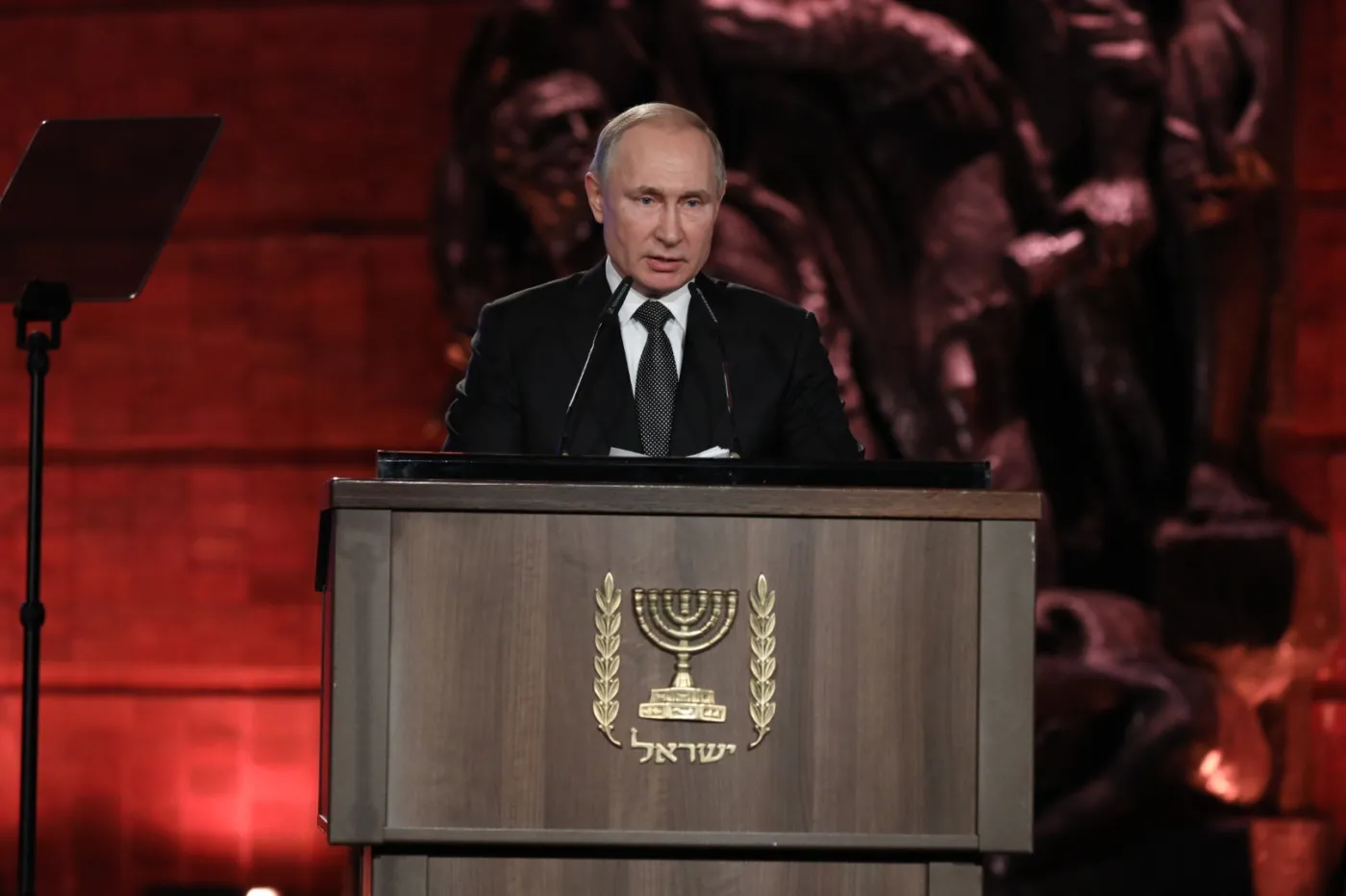 "The Times": Putin nie ma racji umniejszając wkład Polski