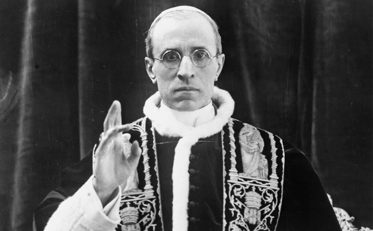 Pius back on sainthood path