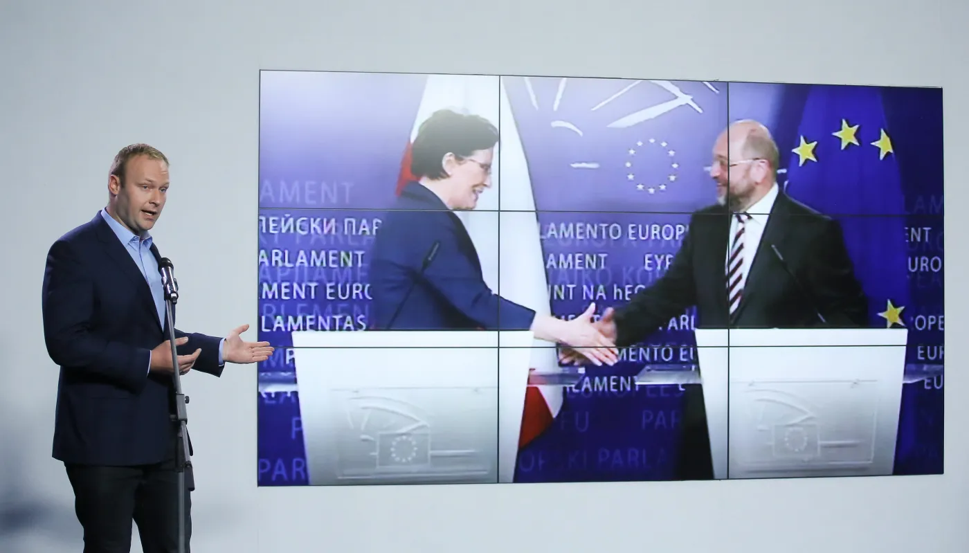 Były rzecznik PiS ostro o strategach Dudy: Te osoby w 2015 zajmowały się ustawianiem mikrofonów