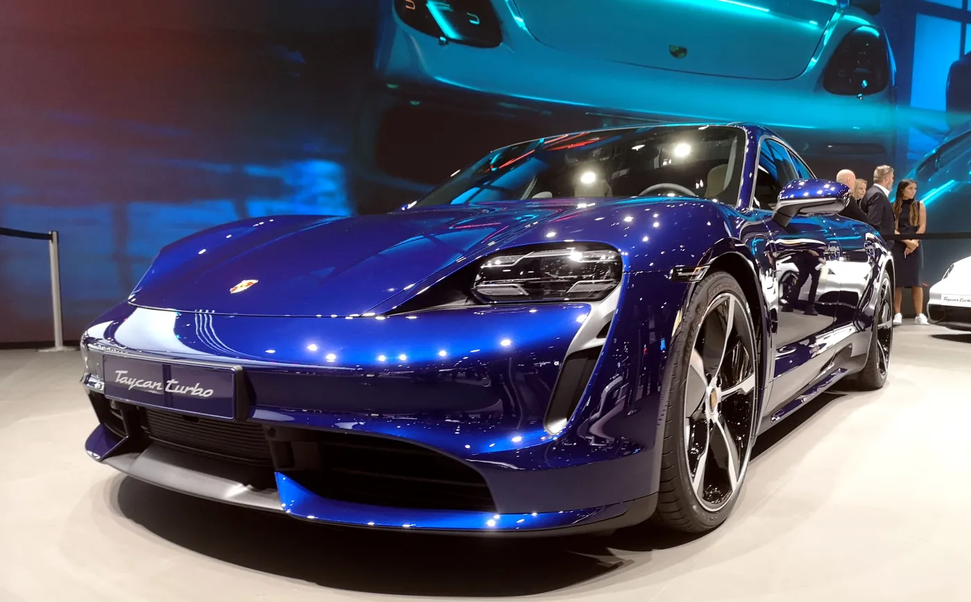 Bil Gates kupił elektryczne Porsche Taycan. Szef Tesli Elon Musk wbił mu szpilę