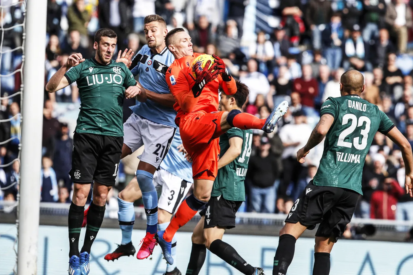 Liga włoska: Skorupski nie zatrzymał Lazio. Rzymianie liderem [WIDEO]