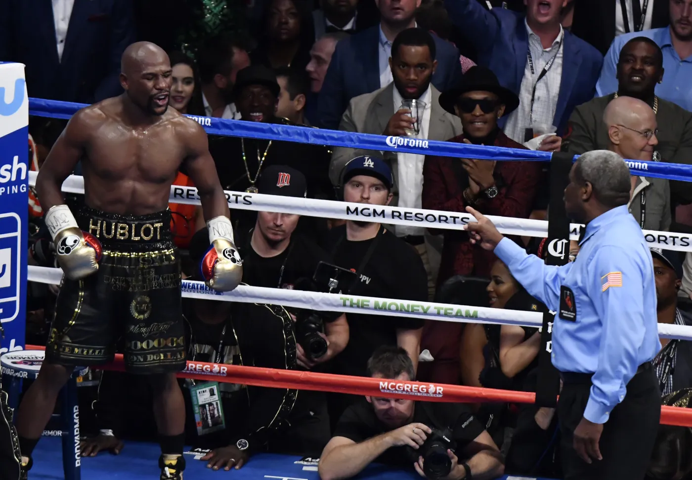 Mayweather chce stoczyć dwie walki jednego dnia. Rywalami McGregor i Nurmagomedow