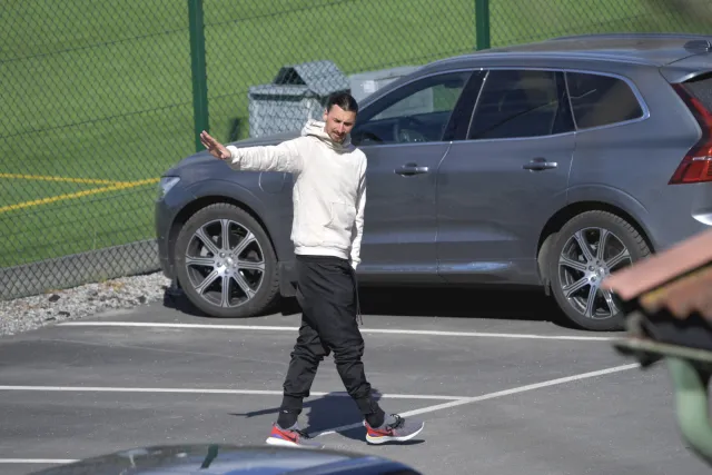 Ibrahimovic w czasie epidemii wybrał się na ryby i złowił ogromnego szczupaka