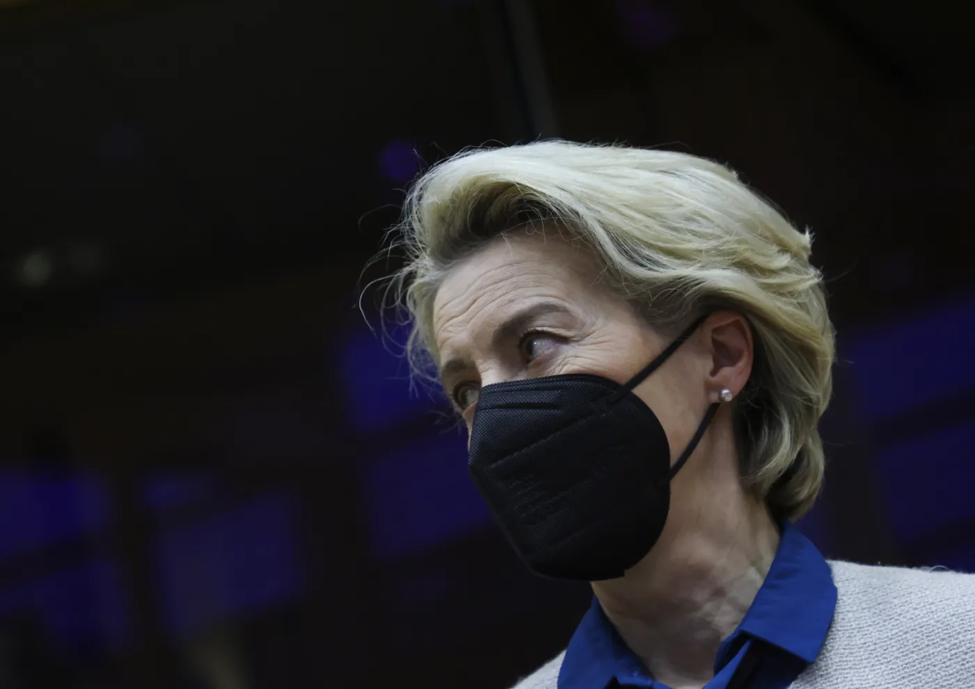 Szefowa KE wymieniała wiadomości tekstowe z szefem Pfizera dotyczące zakupu szczepionek