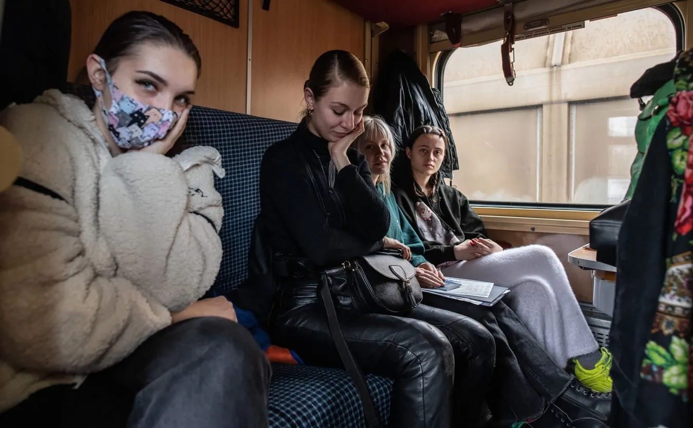 Do Warszawy dotarł pociąg medyczny z kobietami i dziećmi ewakuowanymi z Ukrainy