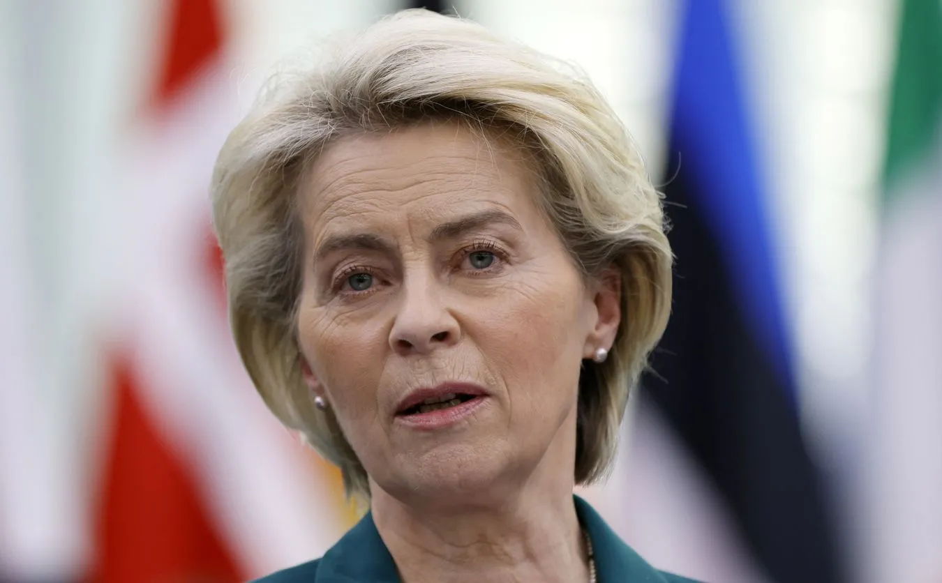 Ursula von der Leyen i Joseph Borrell jadą pociągiem z Polski do Kijowa