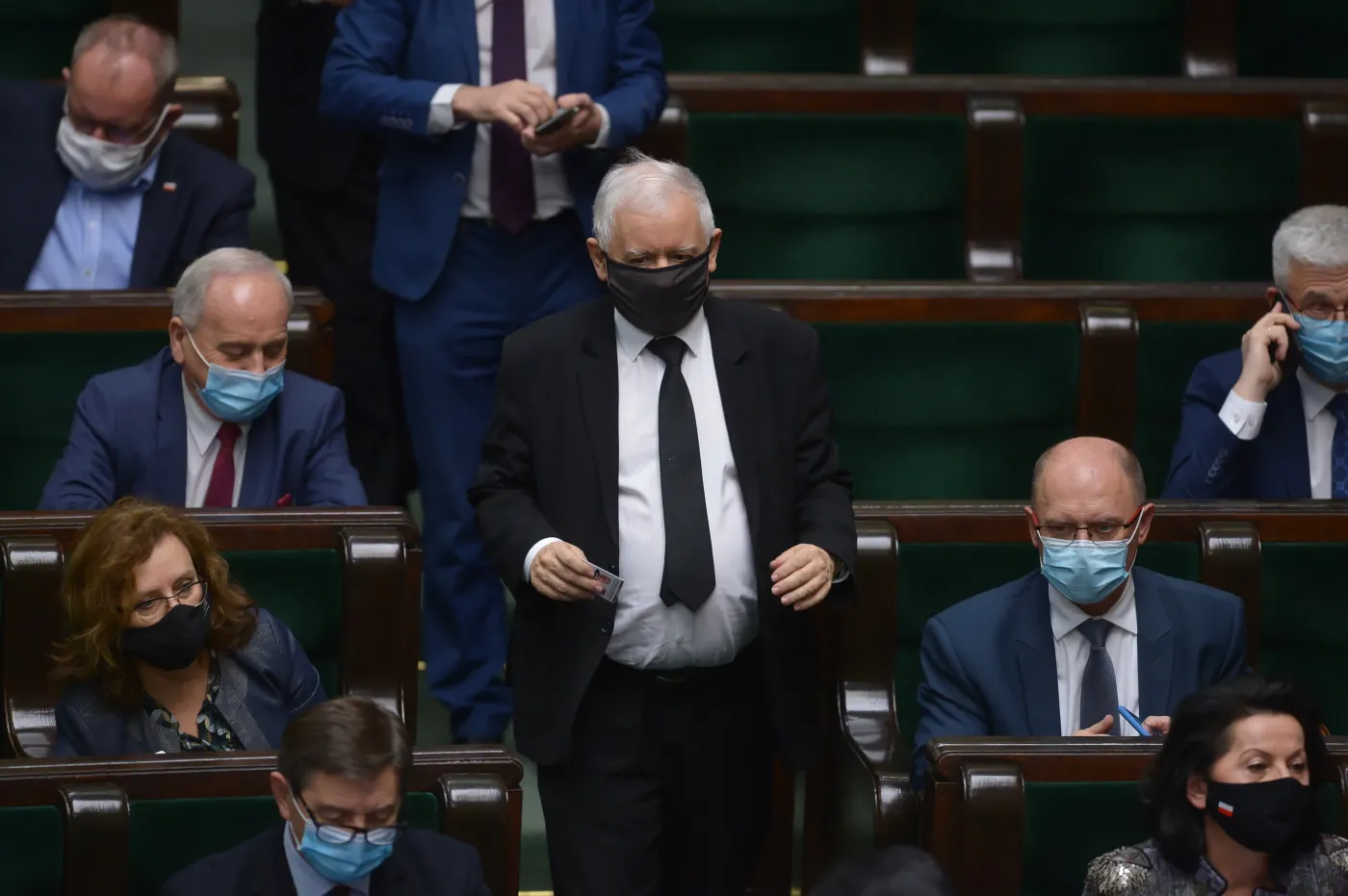 PiS odkłada głosowanie na maj i szuka poparcia dla Funduszu Odbudowy