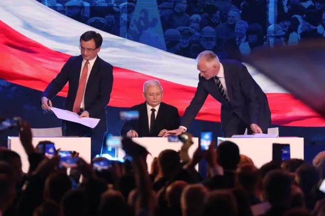 Tresowanie tłustych kotów. Czym tak naprawdę zarządza Kaczyński?