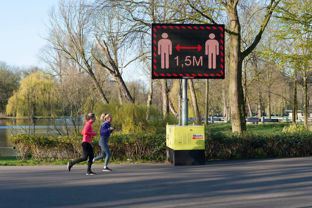 Holenderski rząd  28 kwietnia zniesie godzinę policyjną