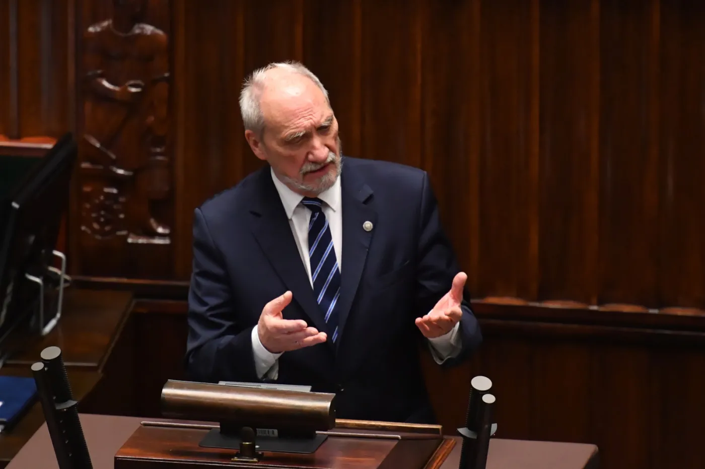 Macierewicz: Bartłomiej Misiewicz uratował polski kontrwywiad