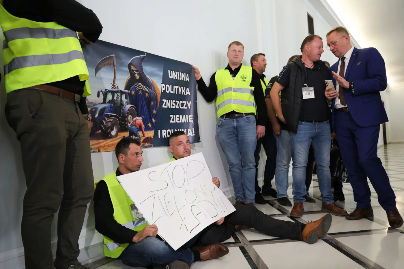 Rolnicy okupują Sejm. Żądają spotkania z premierem ws. Zielonego Ładu