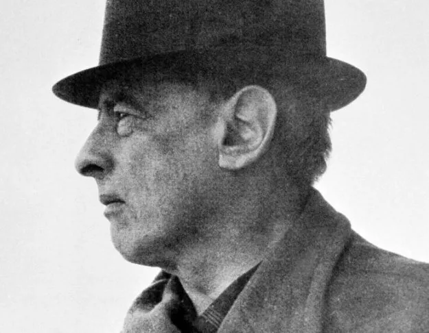 120 rocznica urodzin Gombrowicza. Sportowiec umysłu i samotnik polskiej literatury. Biografia oczami Suchanow