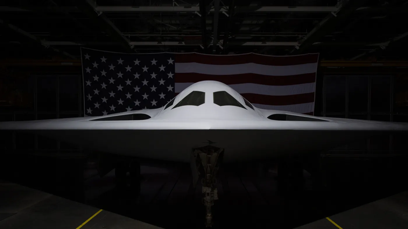 Nowy bombowiec dalekiego zasięgu B-21 wykonał pierwszy lot. Siły Powietrzne USA chcą zakupić 100 takich maszyn