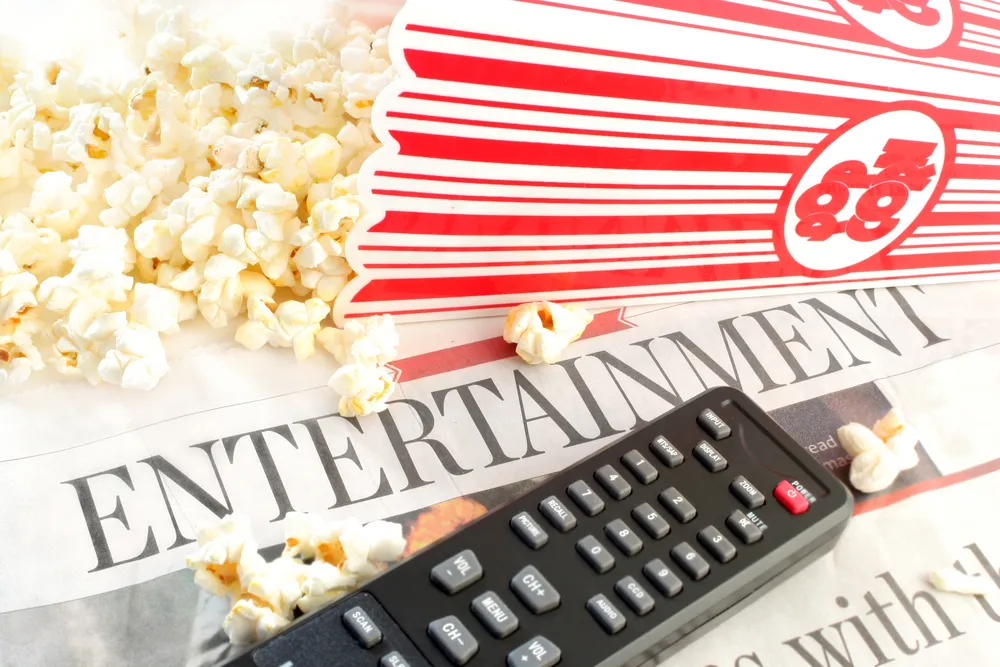 pilot, popcorn i gazeta fot. GraÃ§a Victoria 