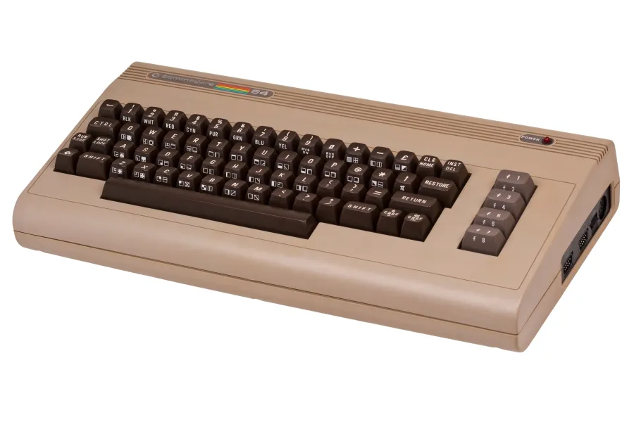 1459346-komputer-commodore-64.jpg