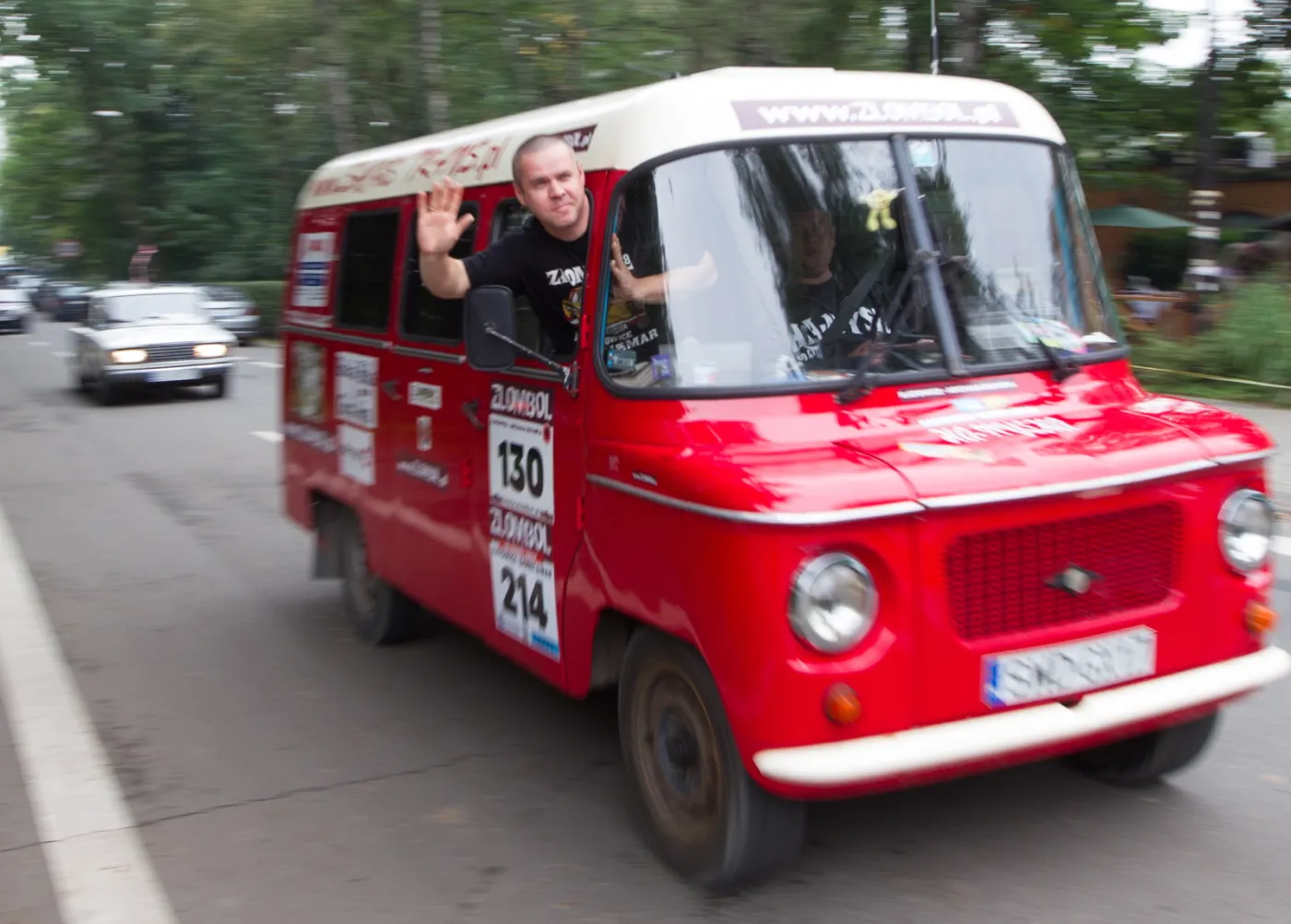 Rajd Złombol 2014: legendarne auta PRL-u jadą do Hiszpanii [ZDJĘCIA]