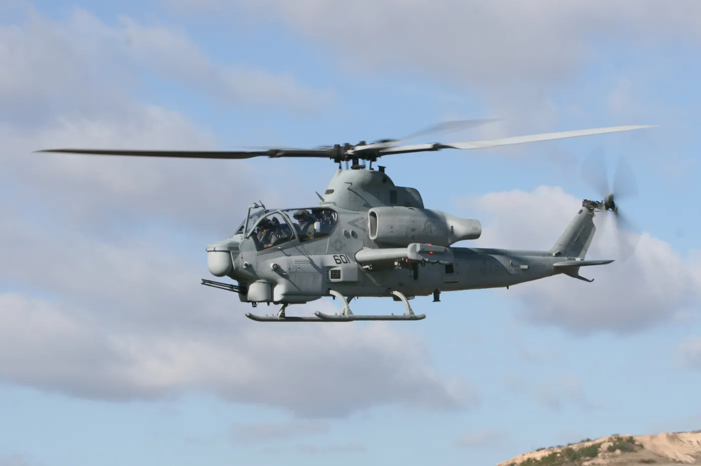 2470862-ah-1z-hmla-303-w-locie.jpg