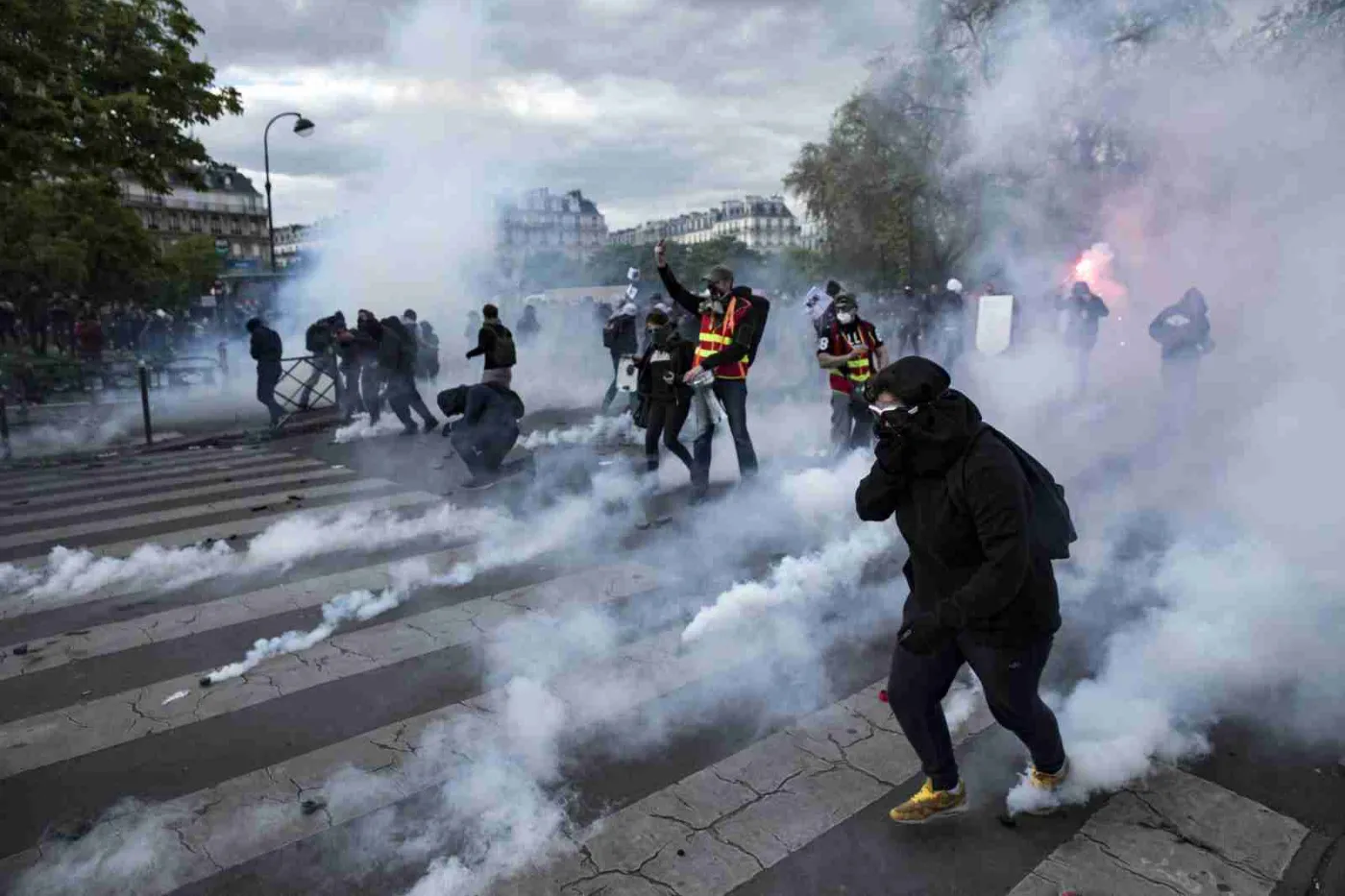 Masowe protesty we Francji przeciw reformie rynku pracy. "Wysokie ryzyko eksplozji społecznej"