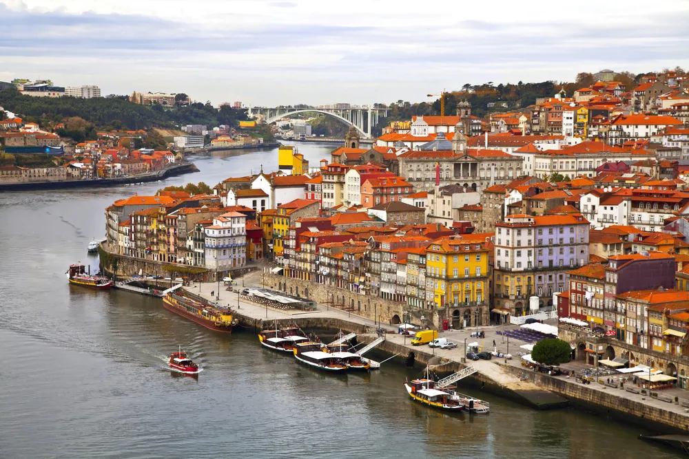 Emigracja: Portugalczycy uciekają przed bezrobociem za granicę