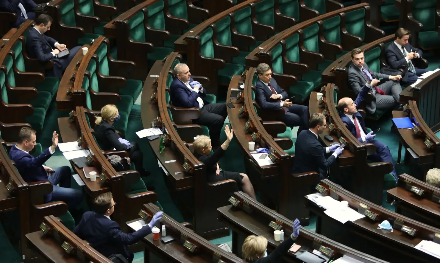 Sejm uchwalił specustawę o wsparciu dla firm w związku z epidemią