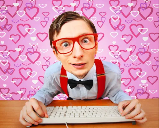 "D*ck Pic" i inne romanse, czyli jak Polacy randkują w internecie
