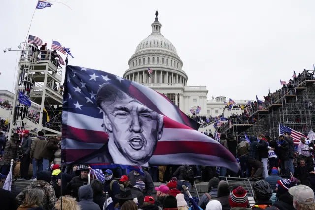 Facebook zablokował konto Donalda Trumpa do końca kadencji. "Ryzyko jest zbyt duże"