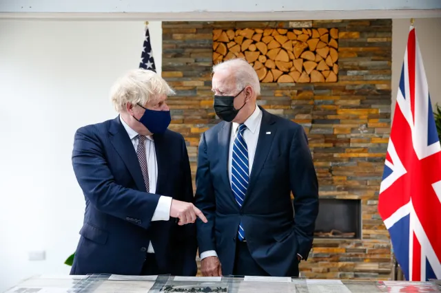 Johnson i Biden podpisali "nową Kartę Atlantycką"