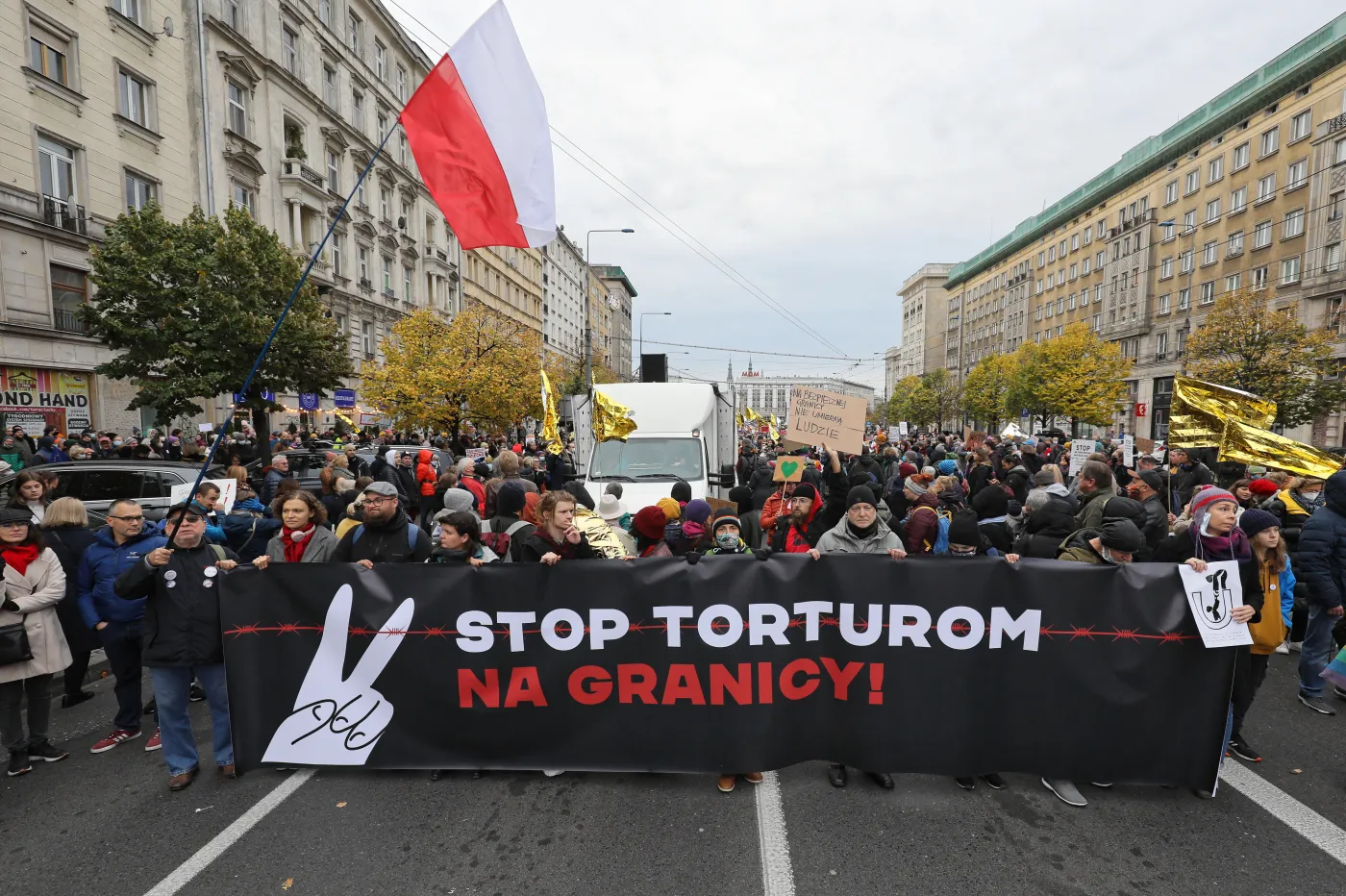 "Stop torturom na granicy". Marsze solidarności z uchodźcami w Warszawie i Krakowie