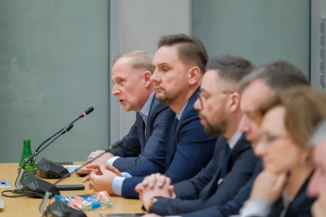 Awantura o system Patriot. "Histeryczny lęk przed tematem baterii nie przystoi na tej komisji"