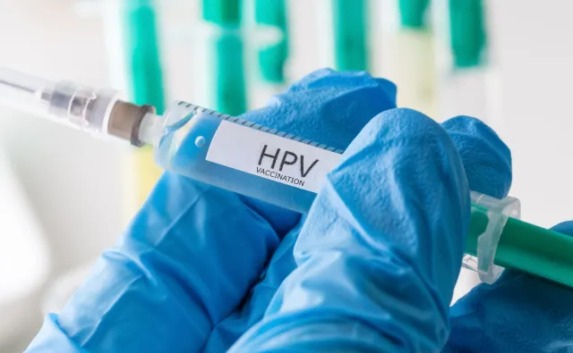 Do zeszytu przeciw rakowi. Od czwartku bezpłatny program szczepień przeciw HPV