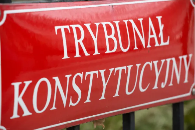 Spór kompetencyjny i nowela ustawy o Sądzie Najwyższym. TK po raz kolejny bez pełnego składu