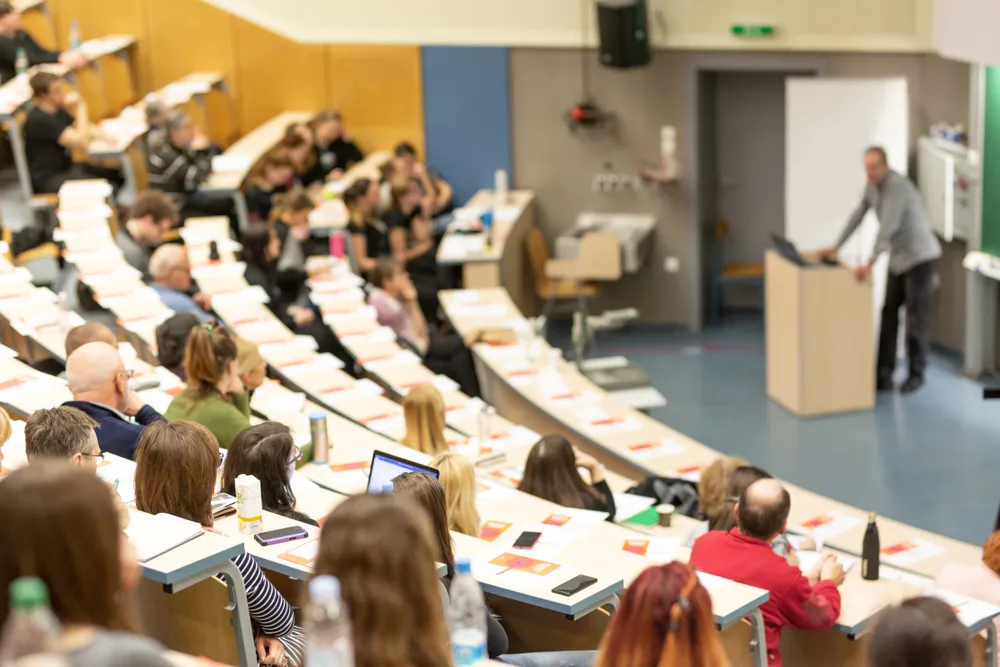 Tysiące wolnych miejsc na studiach