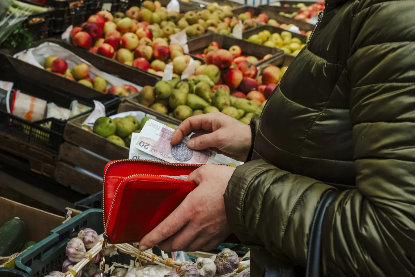 Nie będziesz mógł płacić gotówką? Nowe przepisy budzą kontrowersje