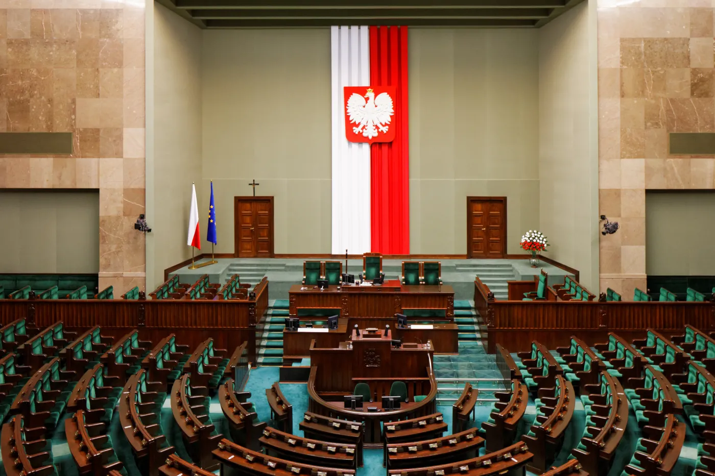 Kobiety w polskiej polityce ciągle w mniejszości. Potrzebne są systemowe zmiany [WYWIAD]