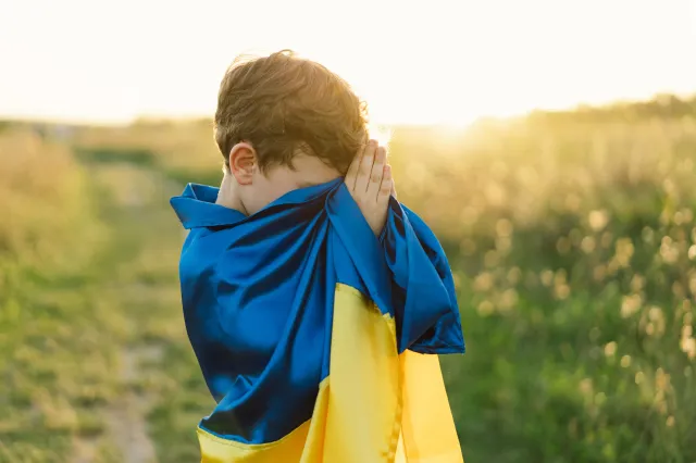 Objęto sankcjami łukaszenkowskiego aktywistę, który wywoził dzieci z Donbasu na Białoruś do "sanatoriów"