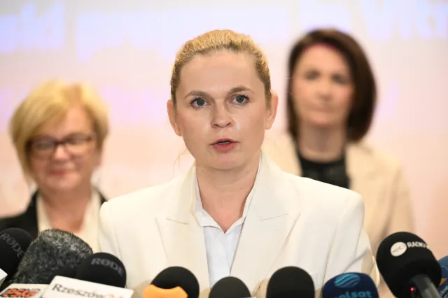 Minister Nowacka: MEN pracuje nad zwiększeniem dostępności psychologów w szkołach
